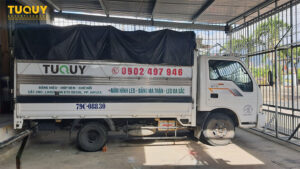 phí giao hàng xe tải quảng cáo Tứ Quý